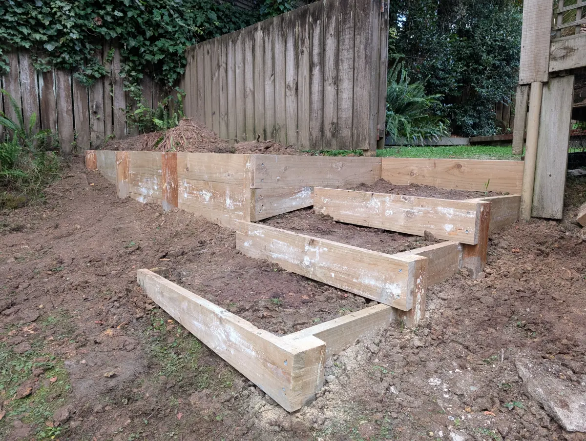 Retaining wall build - Northcote