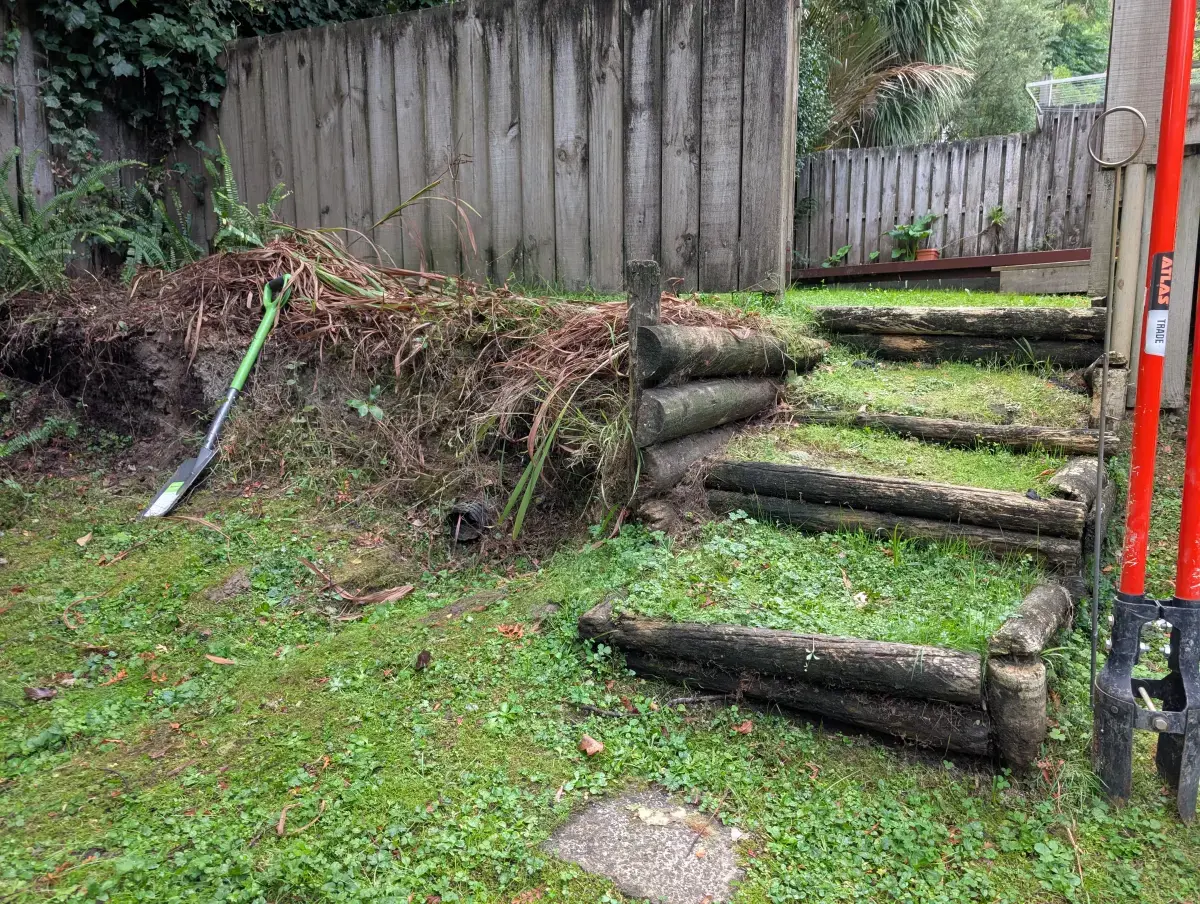 Retaining wall build - BEFORE